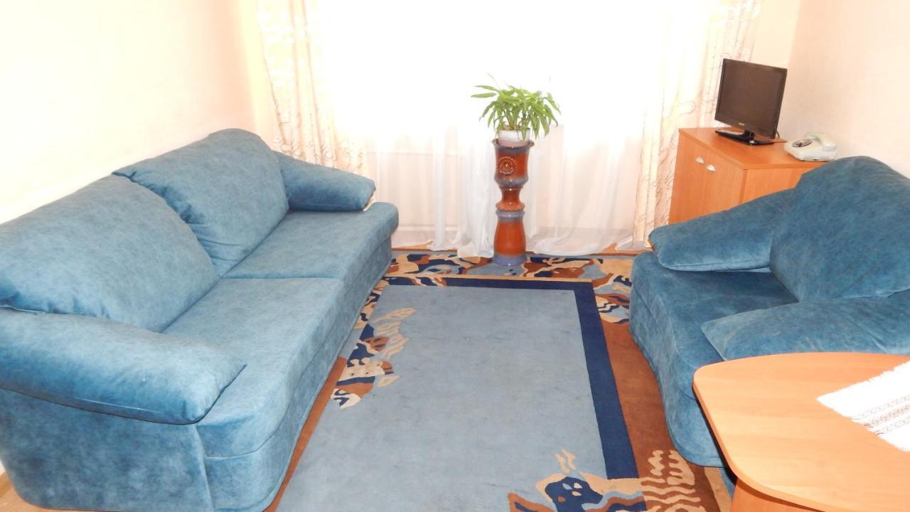 Akademicheskaya Hotel Minsk Buitenkant foto